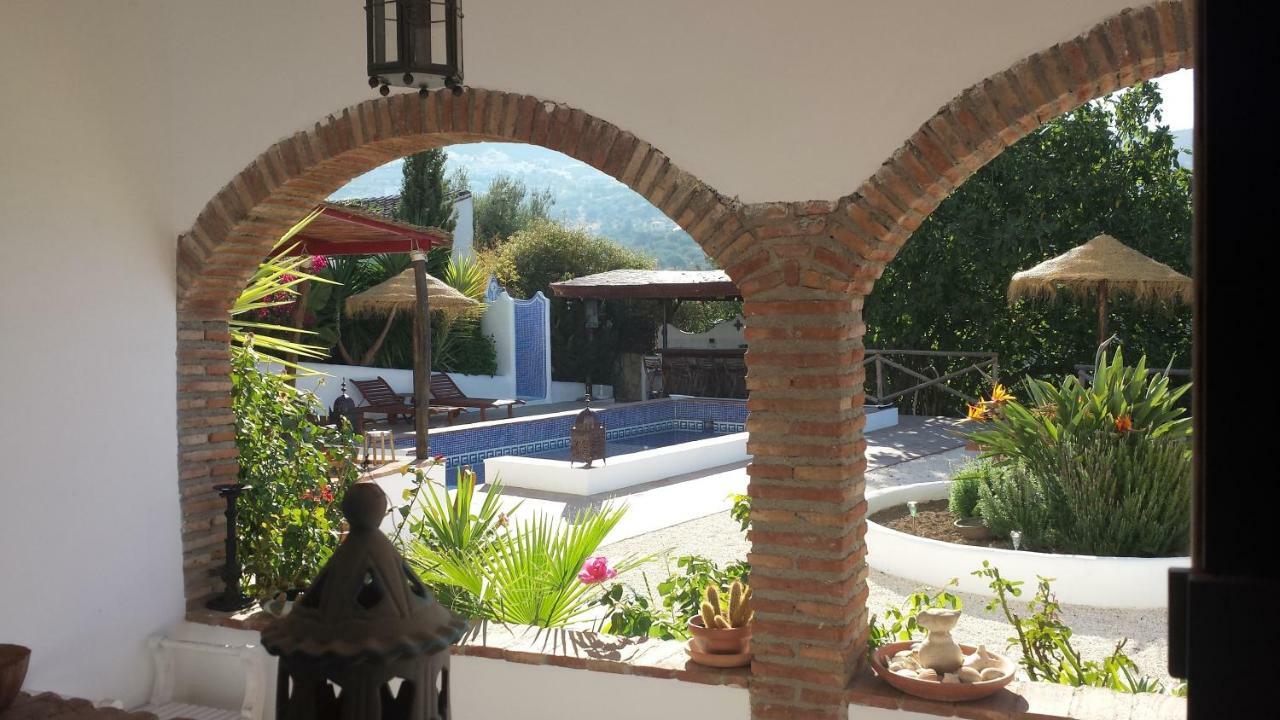 Boutique Bed & Breakfast Casa Utopia Alcaucín Kültér fotó